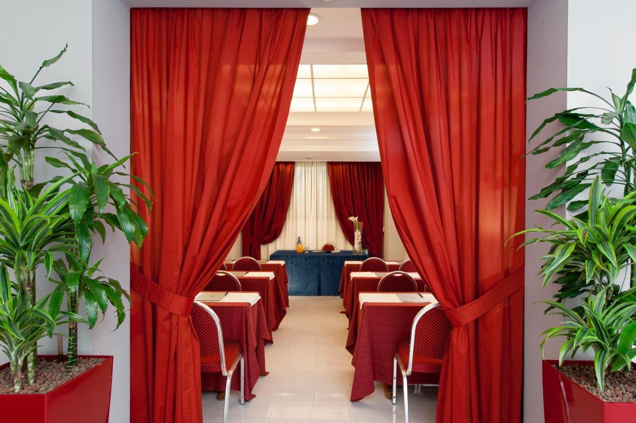 Quality Hotel Rouge Et Noir Rom Exteriör bild